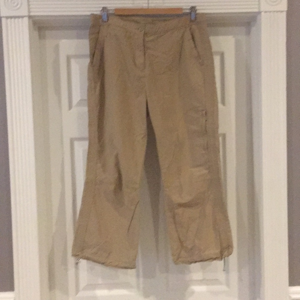 Khaki capris like new